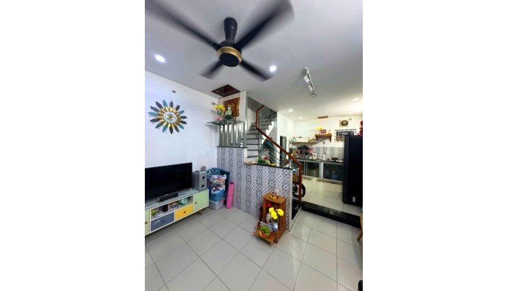 NGAY TRƯƠNG PHƯỚC PHAN - LÊ VĂN QUỚI, NHÀ 2 TẦNG 2PN, 32M2, HẺM THÔNG, SÁT MẶT TIỀN, GIÁ NHỈNH 3 TỶ